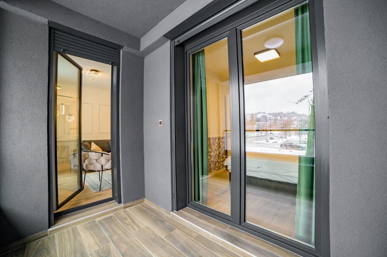 Apartman Epilux Tuzla Exterior photo